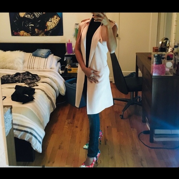 Bebe - Picture 7 of 7